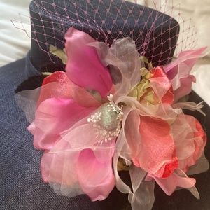 Darling wide brimmed Derby Hat 👒